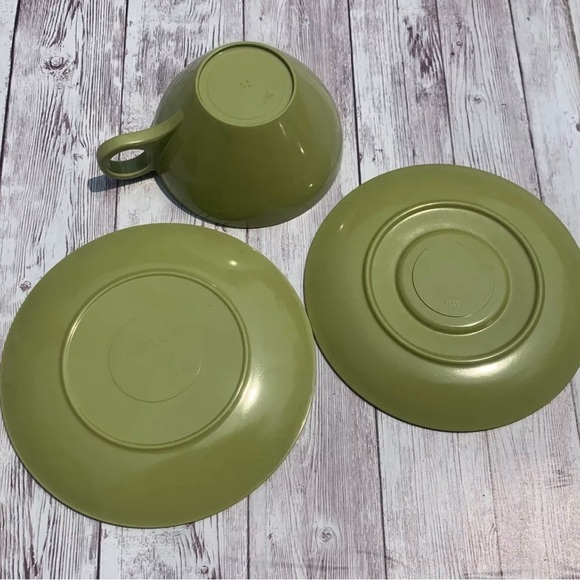 Vintage MCM Melmac Cups Saucers & Small Plates 20 Piece Lot Green Avocado - Picture 9 of 11